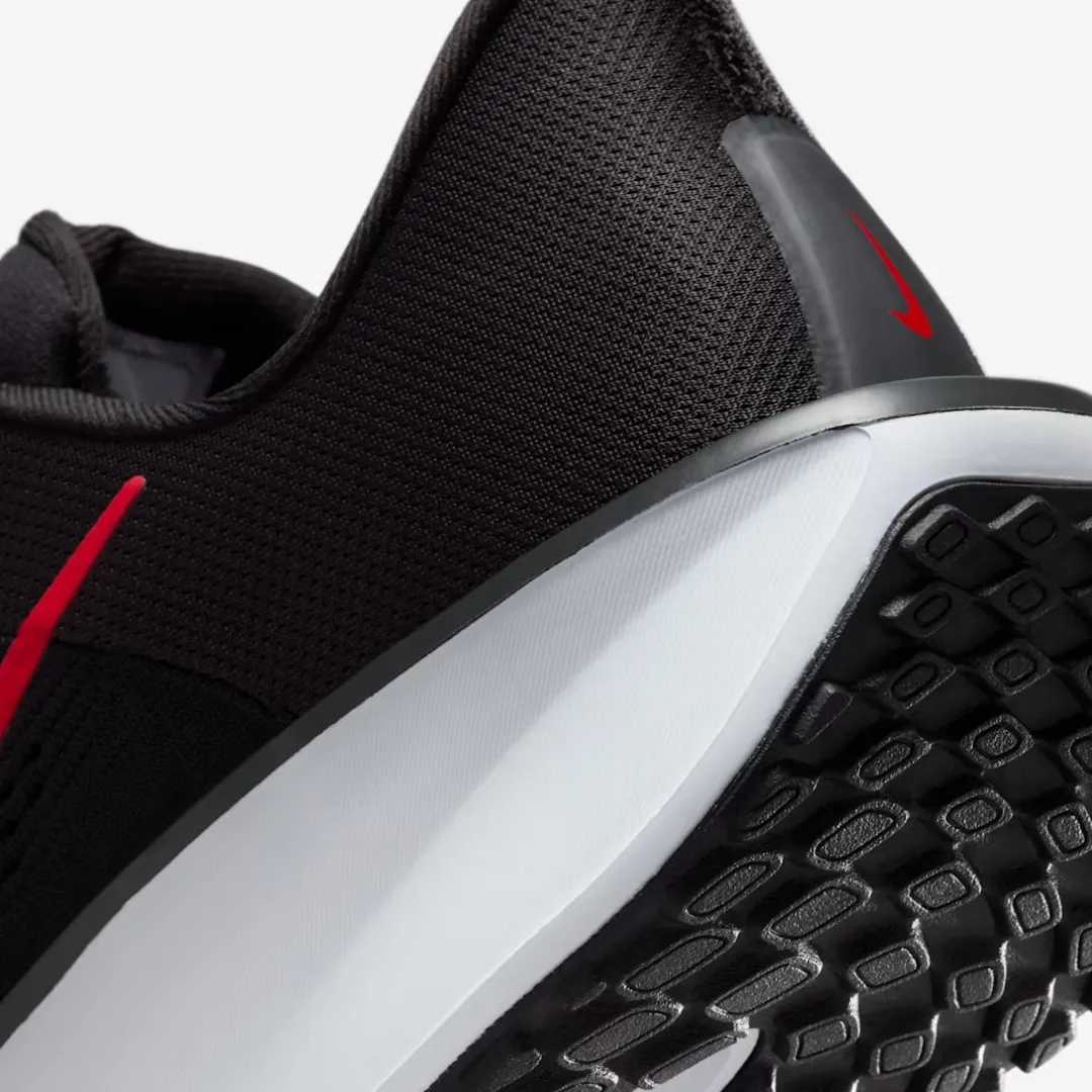 NIKE QUEST 6 BLACK WHITE UNIVERSITY RED